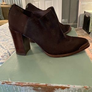 Vince Camuto 6.5 Pointy-Toe Bootie